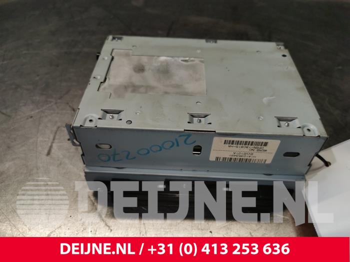 Gebruikte CD Speler Volvo V40 Cross Country (MZ) 2.0 D4 20V Prijs € 60,00 Margeregeling aangeboden door van Deijne Onderdelen Uden B.V.