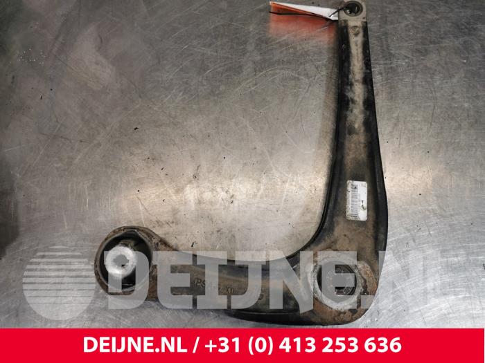 Toyota Pro-Ace Draagarm onder links-voor O178278