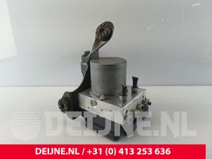 Volvo C40 ABS Pomp O178634 foto 2