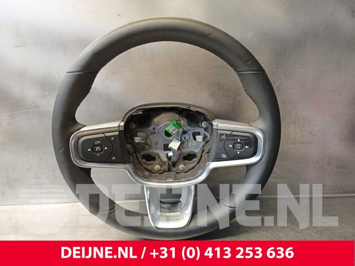 Volvo C40 Lenkrad O178697