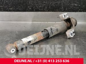 Gebruikte Schokdemper links-achter Volvo S90 II 2.0 D4 16V Prijs € 90,00 Margeregeling aangeboden door van Deijne Onderdelen Uden B.V.