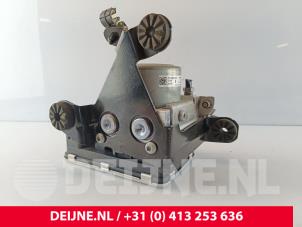 Gebruikte ABS Pomp Volvo S90 II 2.0 D4 16V Prijs € 450,00 Margeregeling aangeboden door van Deijne Onderdelen Uden B.V.