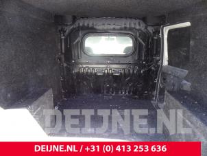 Gebruikte Tussenschot Cabine Fiat Doblo Cargo (263) 1.6 D Multijet Prijs € 181,50 Inclusief btw aangeboden door van Deijne Onderdelen Uden B.V.