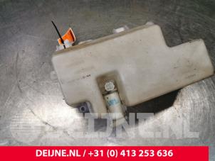 Renault Maxity Ruitensproeiertank voor O179076 foto 3