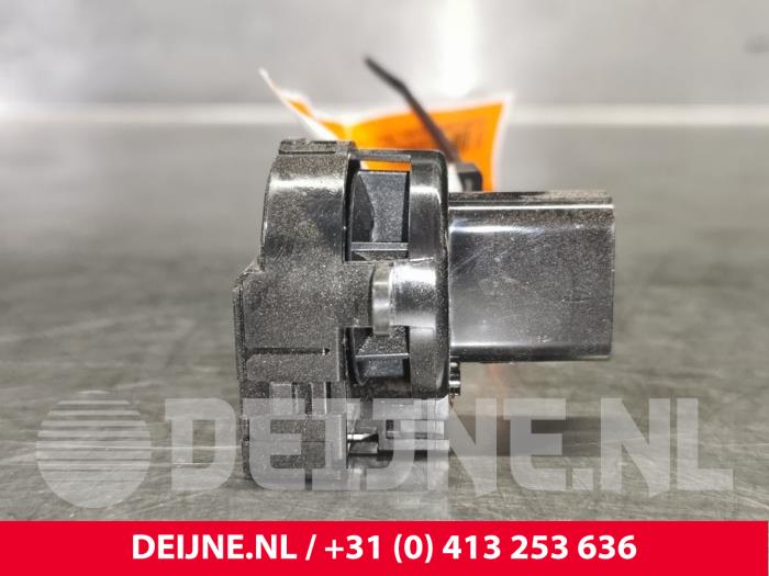 Gebruikte Sensor Temperatuur binnen Volvo V60 II (ZW) 2.0 D4 16V Prijs € 30,00 Margeregeling aangeboden door van Deijne Onderdelen Uden B.V.