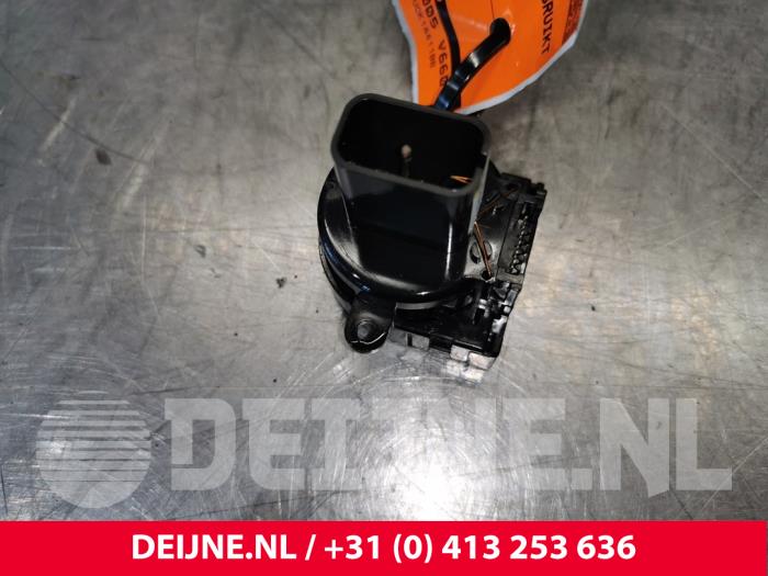 Gebruikte Sensor Temperatuur binnen Volvo XC90 II 2.0 D5 16V AWD Prijs € 30,00 Margeregeling aangeboden door van Deijne Onderdelen Uden B.V.