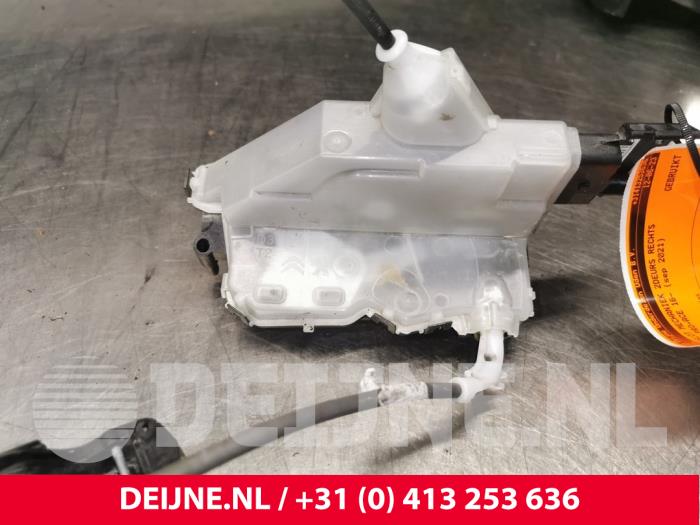 Toyota Pro-Ace Türschlossmechanik 2-türig rechts O179413