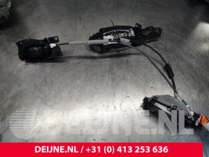 Toyota Pro-Ace Deurslot Mechaniek 2Deurs rechts O179413 foto 2