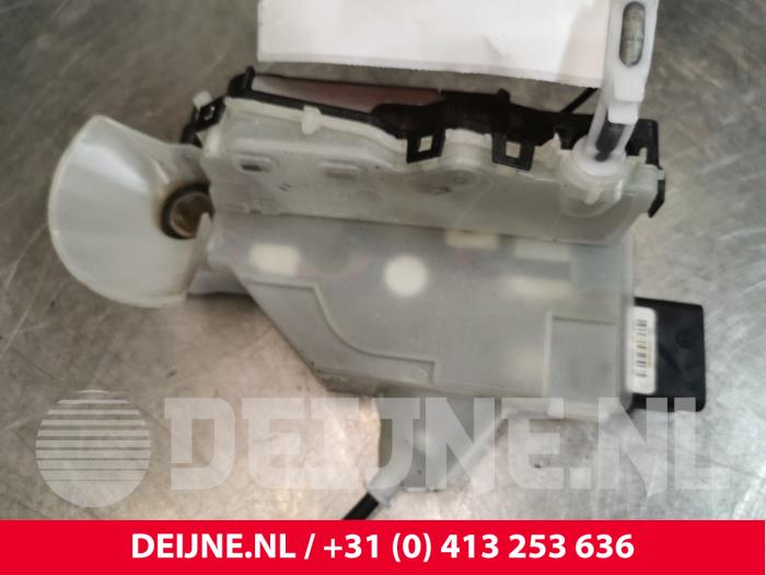 Toyota Pro-Ace Türschlossmechanik 2-türig links O179416