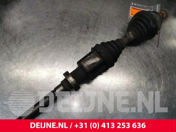Gebruikte Aandrijfas rechts-voor Volvo S80 (TR/TS) 2.9 T6 24V Prijs € 125,00 Margeregeling aangeboden door van Deijne Onderdelen Uden B.V.