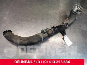 Gebruikte Intercooler Buis Volvo S60 II (FS) 2.0 D3 16V Prijs € 50,00 Margeregeling aangeboden door van Deijne Onderdelen Uden B.V.