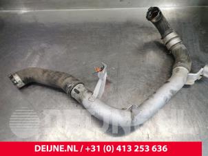 Gebruikte Intercooler Buis Volvo S60 II (FS) 2.0 D3 16V Prijs € 75,00 Margeregeling aangeboden door van Deijne Onderdelen Uden B.V.