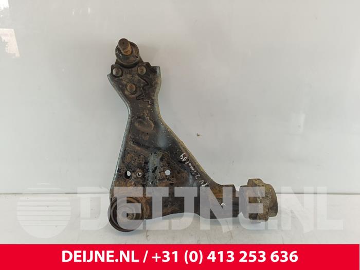 Mercedes Vito Draagarm onder links-voor O179779