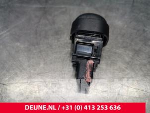 Nissan NV200 Panic lighting switch O179867 photo 3
