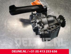 Renault Master Oil pump O180005 photo 3