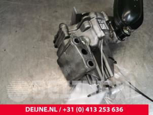 Renault Trafic Ölpumpe O180035 foto 2