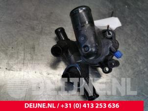 Renault Trafic Thermostatgehäuse O180046 foto 2