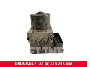 Volvo C70 ABS Pomp O180165 foto 2