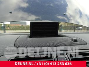 Gebruikte Display Interieur Volvo C70 (MC) 2.4 D5 20V Autom. Prijs op aanvraag aangeboden door van Deijne Onderdelen Uden B.V.