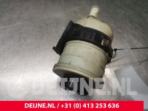 Opel Vivaro Power steering fluid reservoir O180320 photo 2