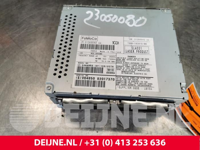 Volvo V70 CD player O180481
