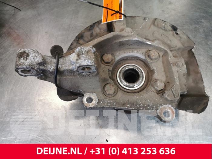 Volvo V70 Achsschenkel rechts vorne O180497