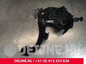Toyota Pro-Ace Clutch pedal O180512 photo 2