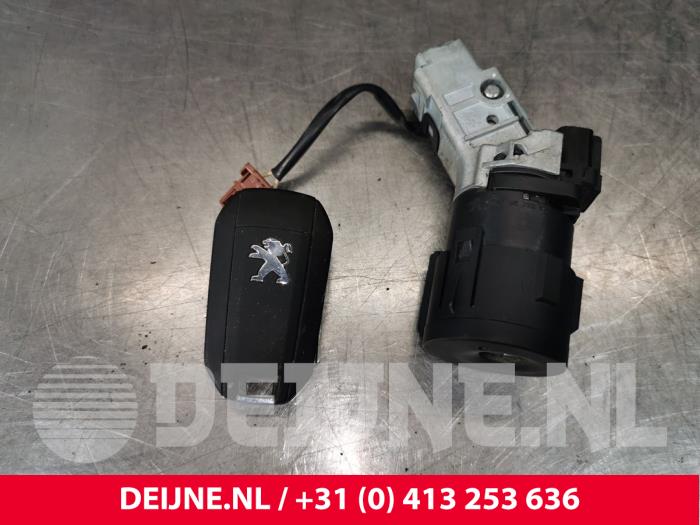 Peugeot Expert Ignition lock + key O181184