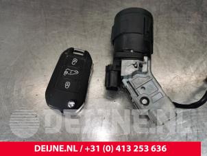 Peugeot Expert Ignition lock + key O181184 photo 2