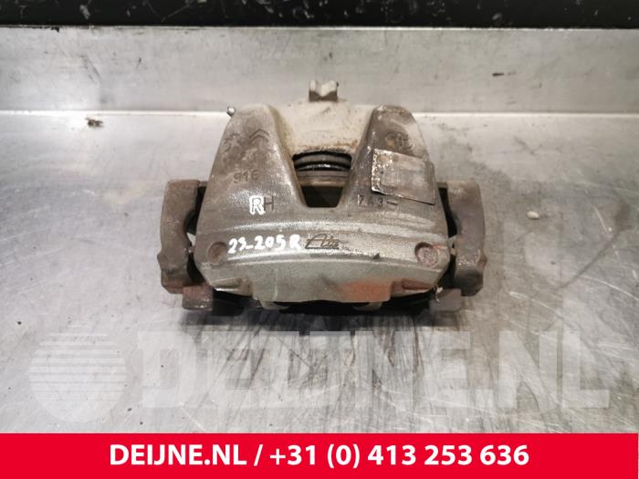 Peugeot Expert Bremszange rechts vorne O181193