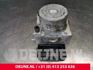 Opel Vivaro ABS Pumpe O181262 foto 2