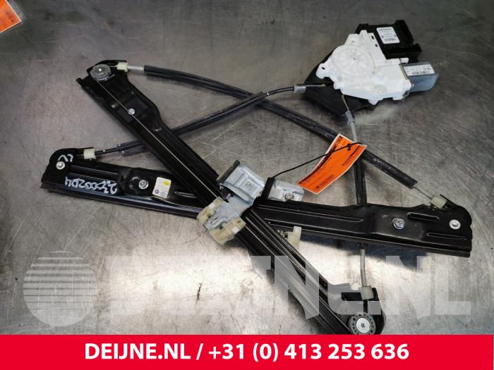 Volkswagen Caddy Fenstermechanik 2-türig links vorne O181342