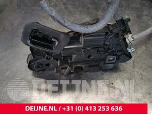 Volkswagen Caddy Deurslot Mechaniek 2Deurs links O181344 foto 2
