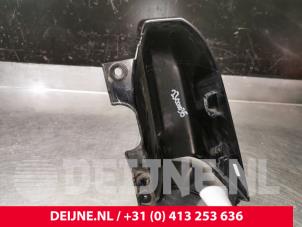 Renault Trafic Achterlichtrand links O181714 foto 2