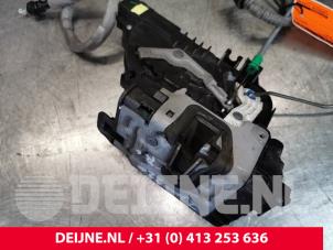 Mercedes Vito Deurslot Mechaniek 2Deurs rechts O181765 foto 3