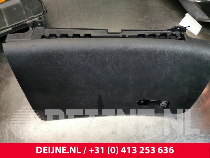 Mercedes Vito Handschuhfach O181802