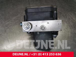 Mercedes Vito ABS Pumpe O181812 foto 2