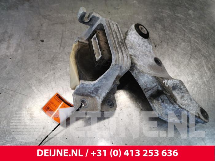 Gebruikte Motorsteun Mercedes Vito (447.6) 1.6 111 CDI 16V Prijs € 48,40 Inclusief btw aangeboden door van Deijne Onderdelen Uden B.V.