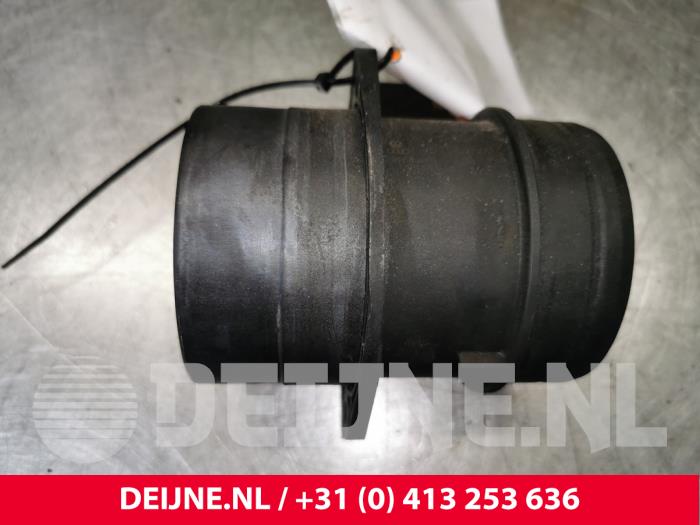 Gebruikte Luchthoeveelheidsmeter Volkswagen Transporter T5 2.5 TDi Prijs € 30,25 Inclusief btw aangeboden door van Deijne Onderdelen Uden B.V.
