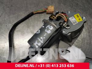 Volkswagen Transporter Sliding door motor, left O181877 photo 3