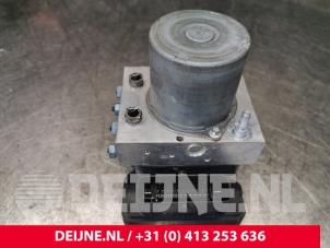 Mercedes Vito ABS Pomp O181986 foto 3