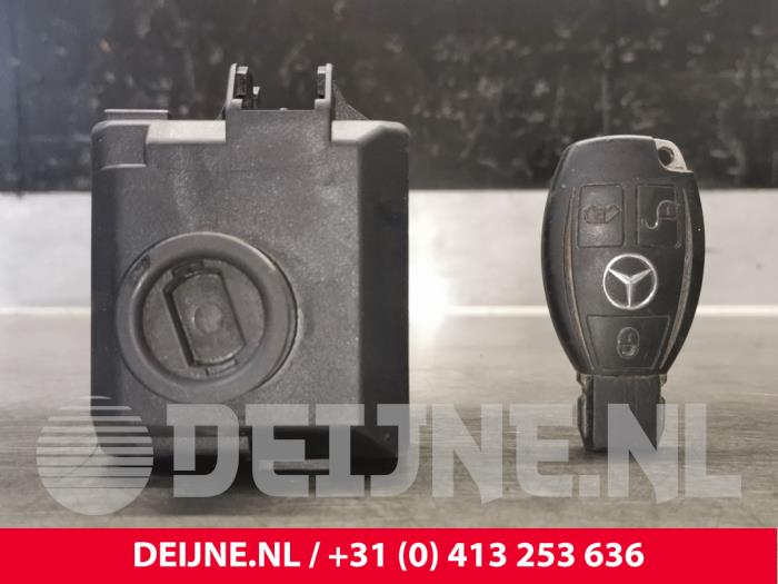 Mercedes Vito Kontaktslot+Sleutel O182004
