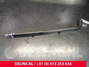 Volkswagen Caddy Sliding door rail, right O182412 photo 3