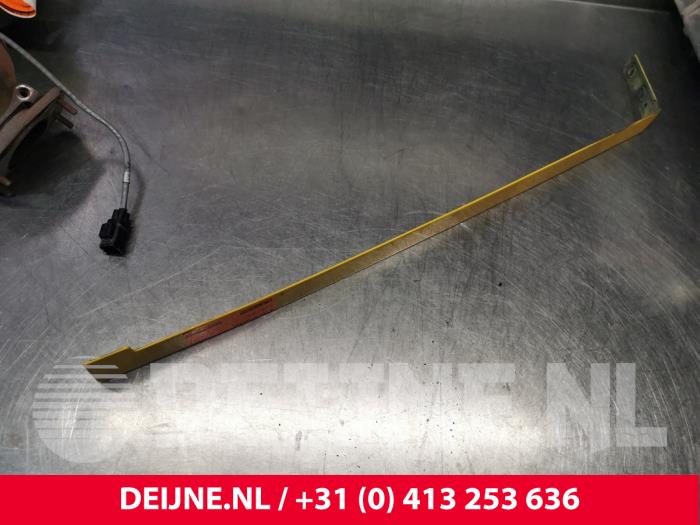 Volkswagen Caddy Schuifdeur Rail links O182414