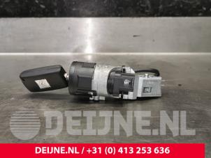 Citroen Berlingo Ignition lock + key O182492 photo 2