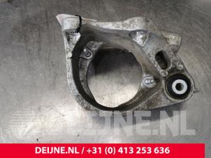 Gebruikte Motorsteun Volvo V60 I (FW/GW) 2.0 D2 16V Prijs € 50,00 Margeregeling aangeboden door van Deijne Onderdelen Uden B.V.