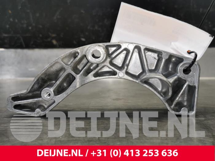 Volvo V60 Air conditioning bracket O183072