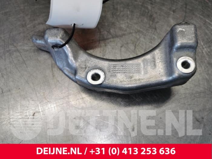 Volvo V60 Klimapumpe Stütze O183085