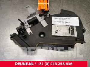 Gebruikte Distributiedeksel Peugeot Expert (V1/VA/VB/VE/VF/VT/VY) 1.6 Blue HDi 95 16V Prijs € 24,20 Inclusief btw aangeboden door van Deijne Onderdelen Uden B.V.