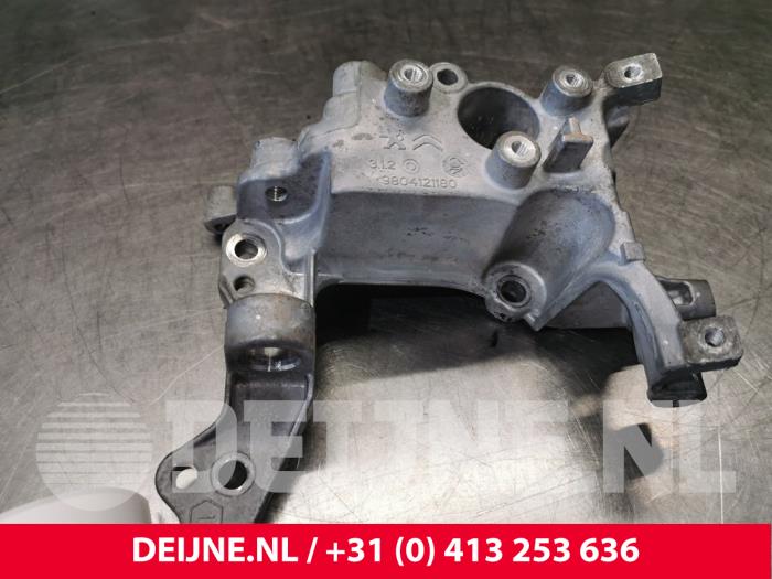 Peugeot Expert Alternator upper bracket O183108